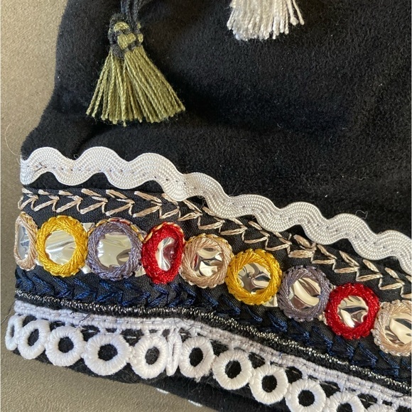 Drôle de Copine Paris Tassel Embroidered Shorts - Picture 4 of 11